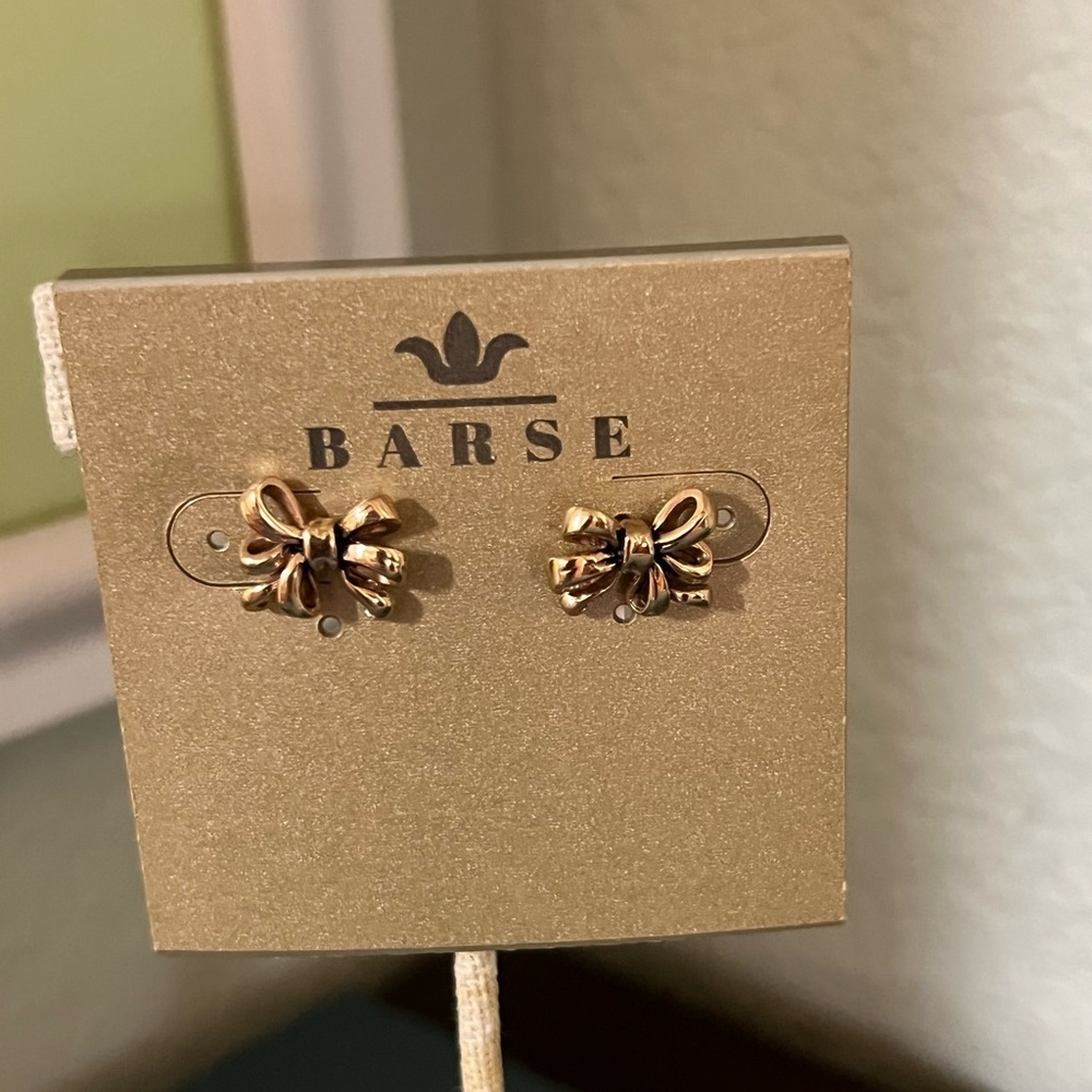 NWT Barse Gold Gift Bow Stud Earrings #BJER